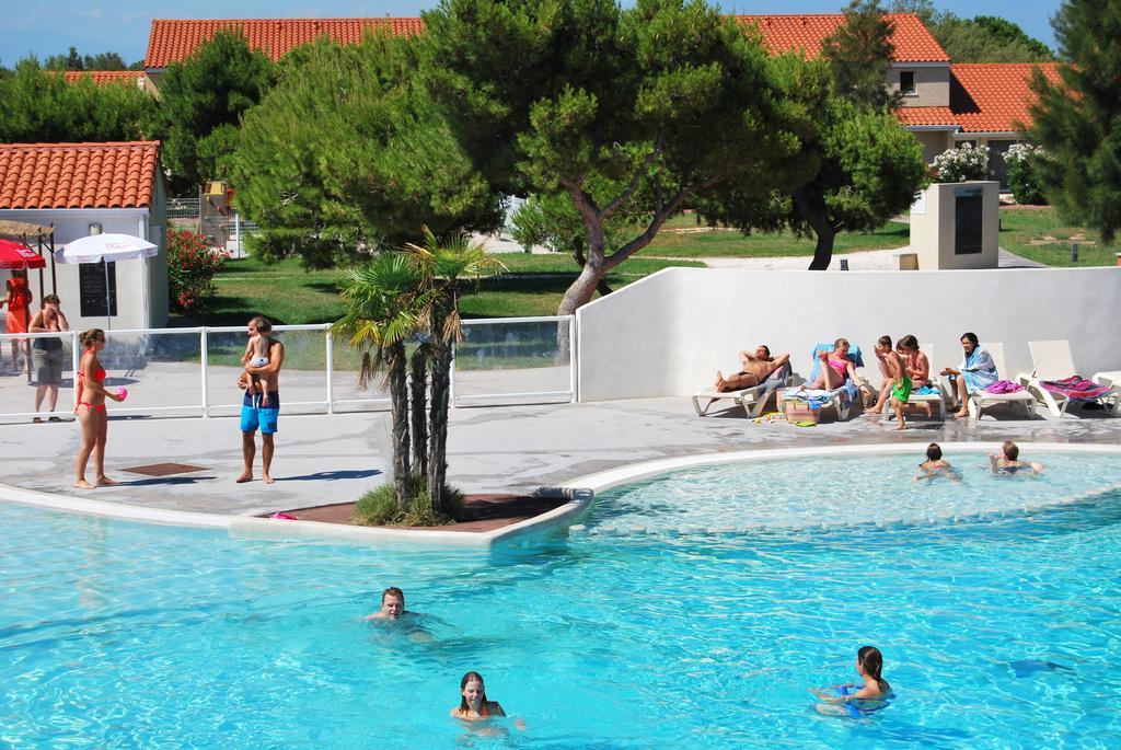 Lagrange Grand Bleu Vacances - Residence Le Mas De Torreilles Bagian luar foto