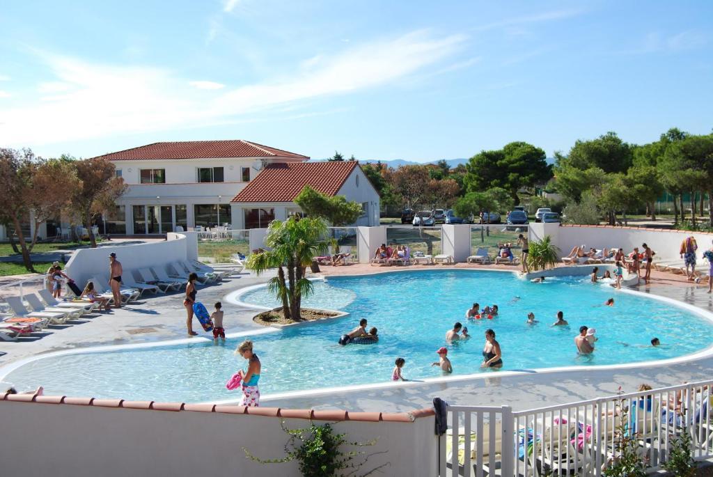 Lagrange Grand Bleu Vacances - Residence Le Mas De Torreilles Bagian luar foto